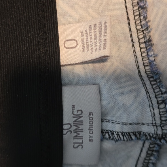 Chico's So Slimming navy blue/white polynesian print cropped pants-0 - Picture 5 of 8